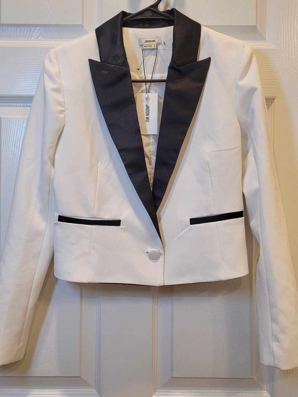NWT Jason Wu White Cropped Tuxedo Jacket Blazer with Black Satin Lapel Sz Xs
